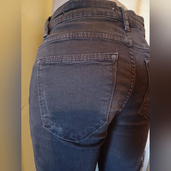 A Zara Woman Medium Rise Slim Fit Jeans - Picture 9 of 12